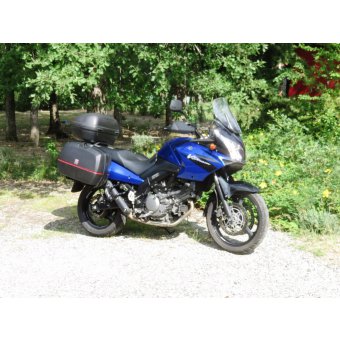 Suzuki 650 V Strom avec ses Valises (ok A2)