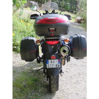 Suzuki 650 V Strom avec ses Valises (ok A2)