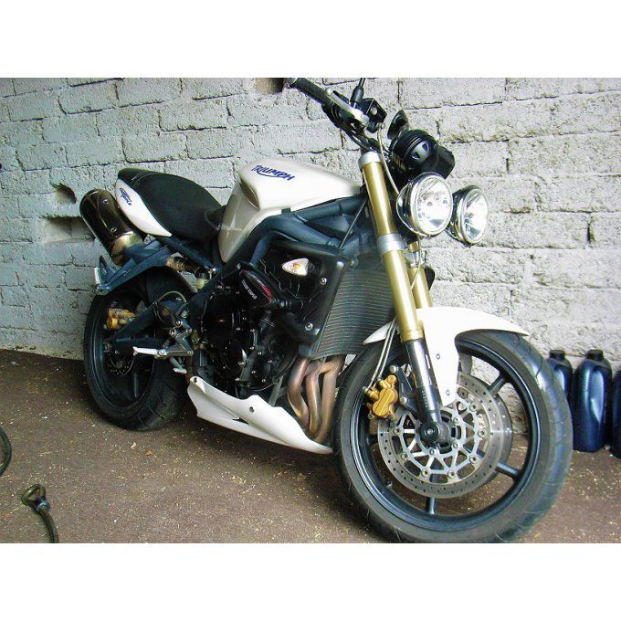 Triumph 675 STREET TRIPLE